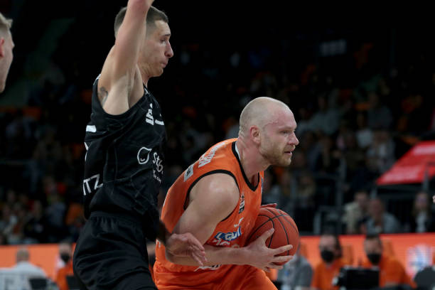 年轻核心的 年轻核心的