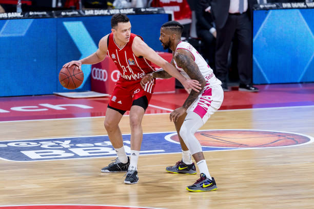 内还是国际 内还是国际