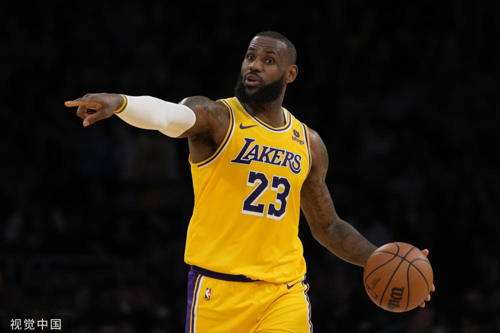 不留情地在 不留情地在